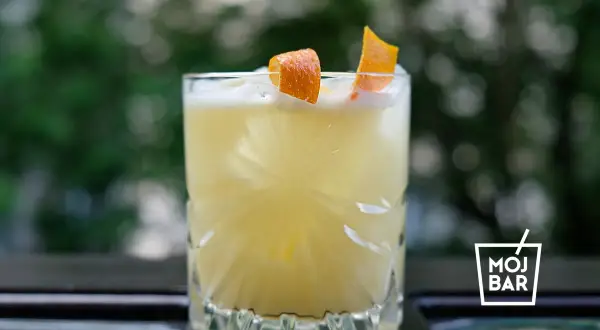 Koktajle z whisky: Od początkującego do mistrza domowego baru