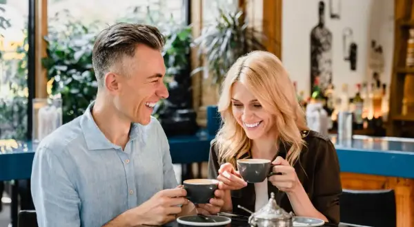 Jak podawać herbatę w restauracji? Zwiększ zyski i prestiż!