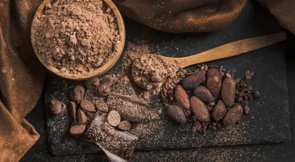 Naturalne kakao: Gdzie kupić i jak wybrać najlepsze? Poradnik